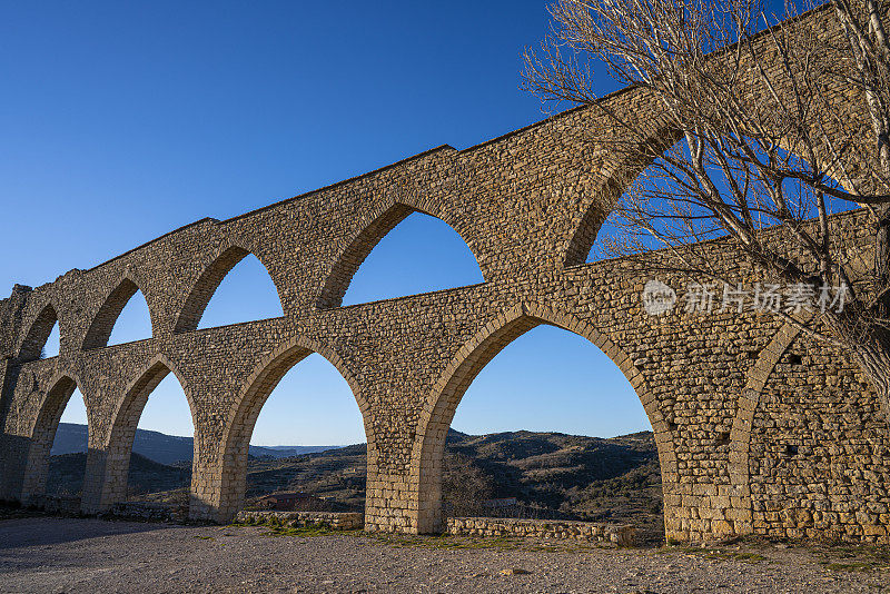 Santa Aqueduct Lucía arc in Morella at Maestrazgo Castellon西班牙